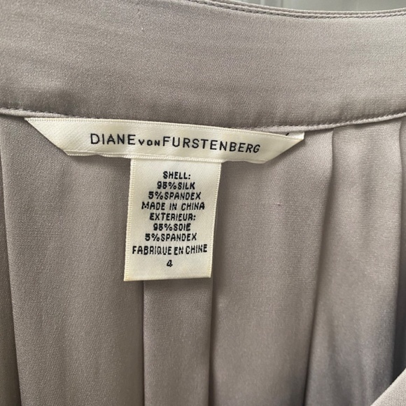 Diane Von Furstenburg Grey Stretch Silk Blouse Size 4 - Picture 6 of 7